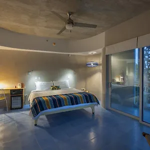 4* ホテル El Blok